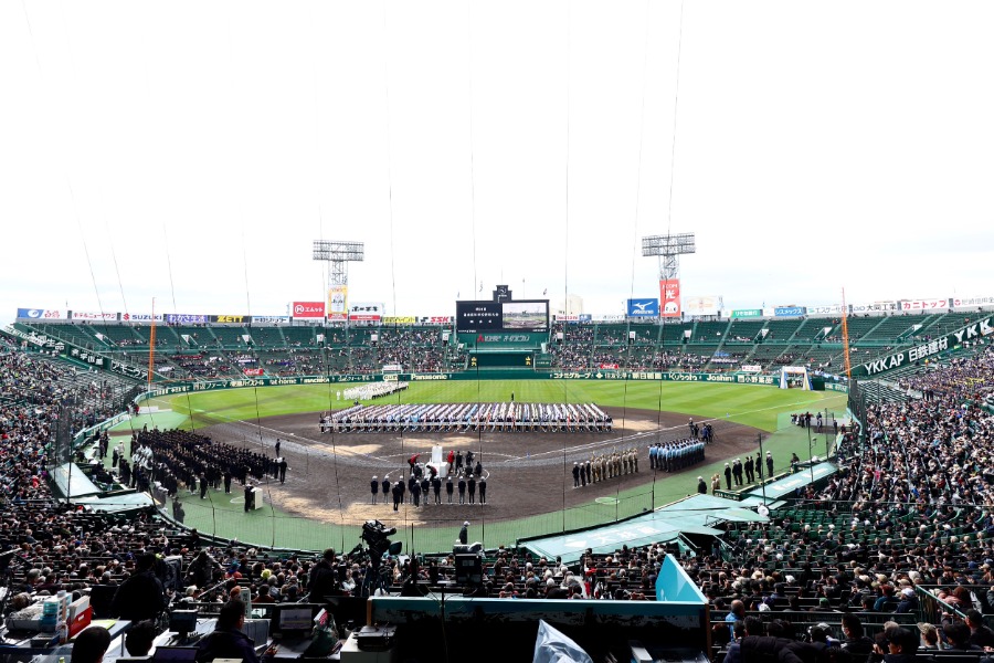 選抜高校野球大会の開会式の様子【写真：加治屋友輝】