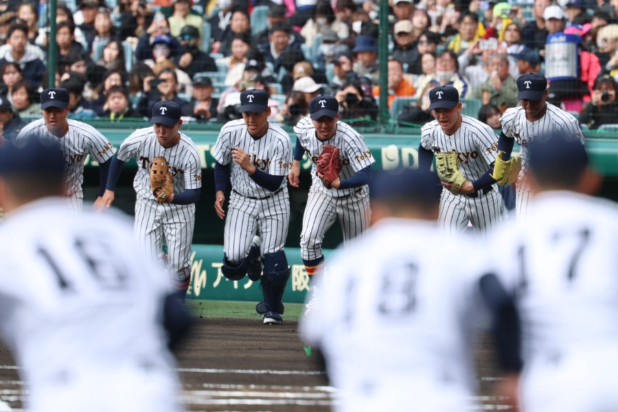 沖縄尚学戦に挑んだ帝京ナイン【写真：加治屋友輝】