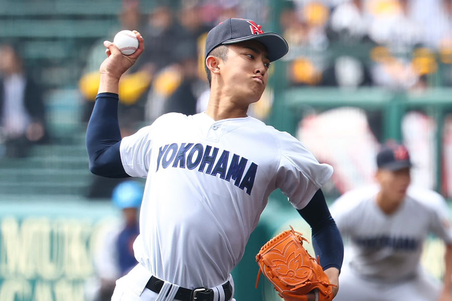 神村学園戦に先発した横浜・織田翔希【写真:加治屋友輝】