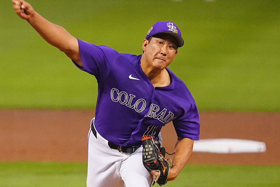 ジャイアンツ戦に登板したロッキーズ・菅野智之【写真：荒川祐史】