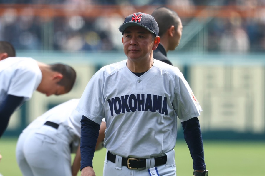 初戦で敗れた横浜・村田浩明監督【写真:加治屋友輝】