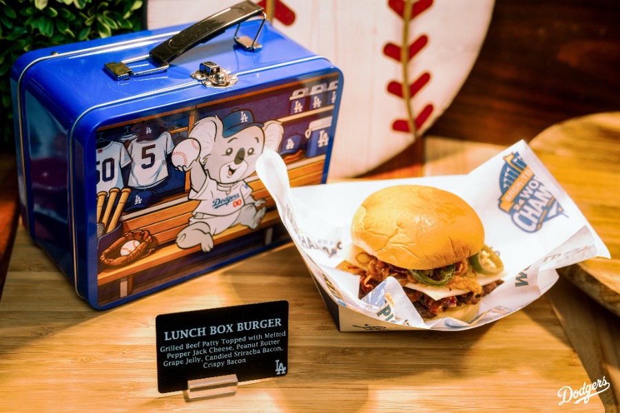 ドジャースが公開した球場グルメとランチボックス【写真提供:ドジャース】
