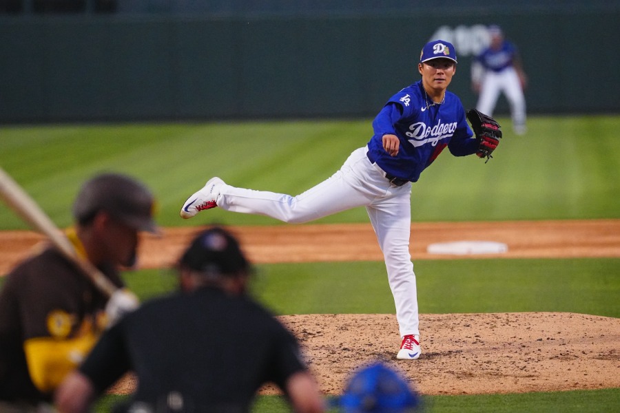 パドレス戦で力投したドジャース・山本由伸【写真：荒川祐史】