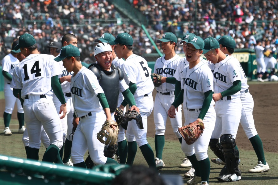 日本文理と戦った高知農業ナイン【写真：加治屋友輝】