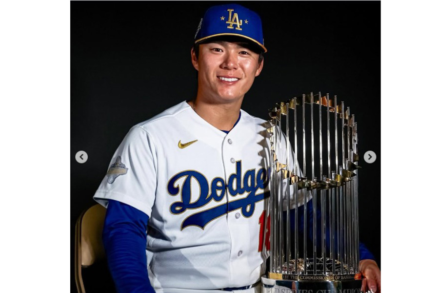 黄金色のユニホームを着るドジャース・山本由伸【画像提供：ドジャース】