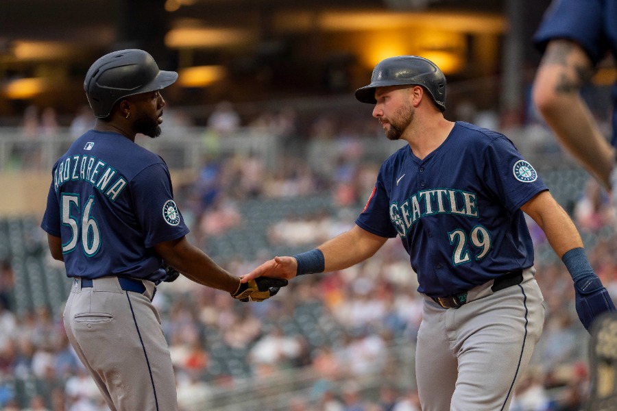 マリナーズのランディ・アロサレーナ（左）とカル・ローリー【写真：アフロ】