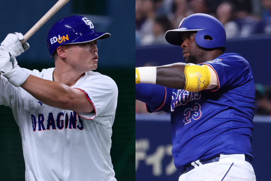 中日・細川成也（左）とミゲル・サノー【写真：加治屋友輝】