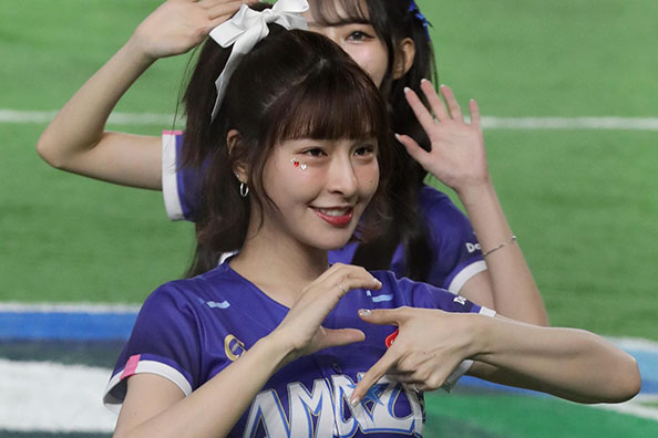 中信兄弟のチアガールとして活躍するチュンチュン【写真提供：産経新聞社】