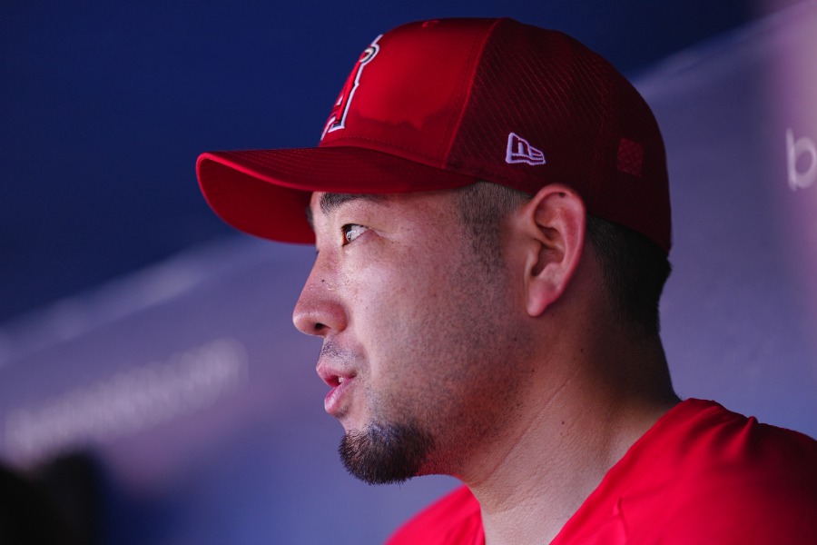 囲み取材に臨んだエンゼルス・菊池雄星【写真:荒川祐史】