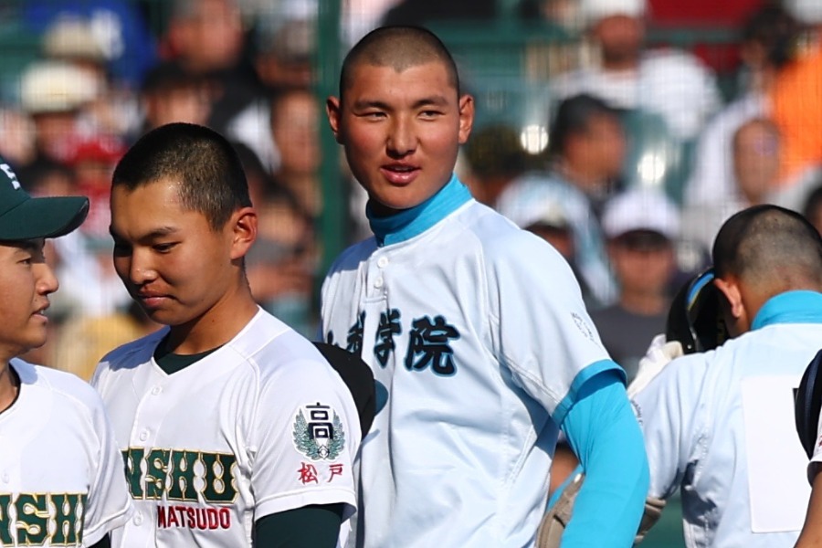 専大松戸戦は出場がなかった山梨学院・菰田陽生【写真：加治屋友輝】