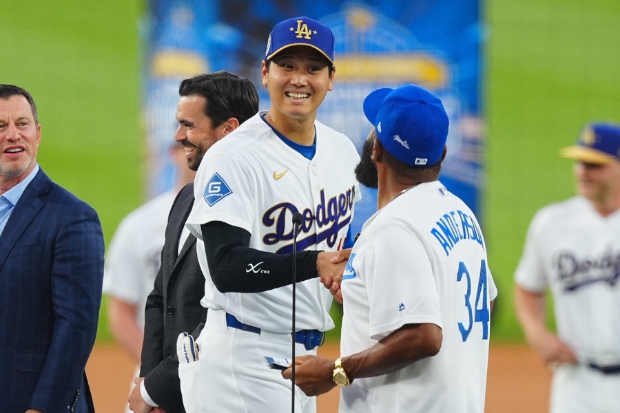 贈呈セレモニーに参加したドジャース・大谷翔平【写真：荒川祐史】