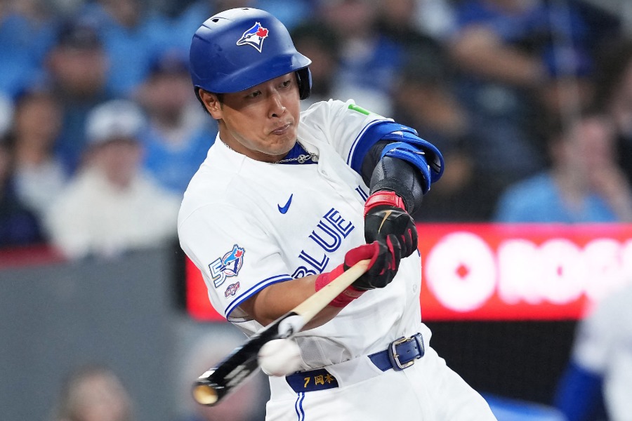 アスレチックス戦に出場したブルージェイズ・岡本和真【写真：ロイター】