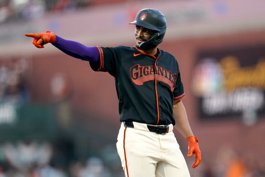 特別ユニホームを着用したジャイアンツのウィリー・アダメス【写真：ロイター】