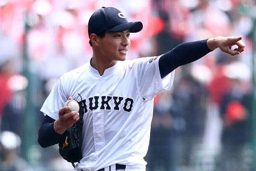 智弁学園戦に先発した中京大中京・安藤歩叶【写真：加治屋友輝】