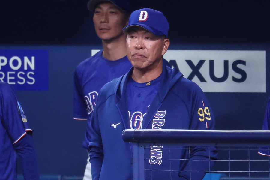 中日・井上一樹監督【写真：加治屋友輝】