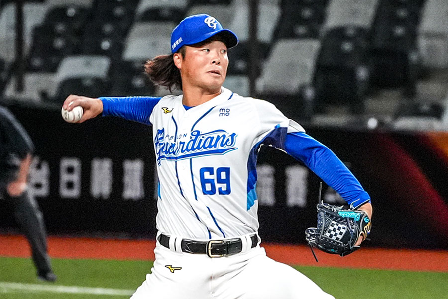 富邦ガーディアンズ・鈴木駿輔【写真：球団提供】