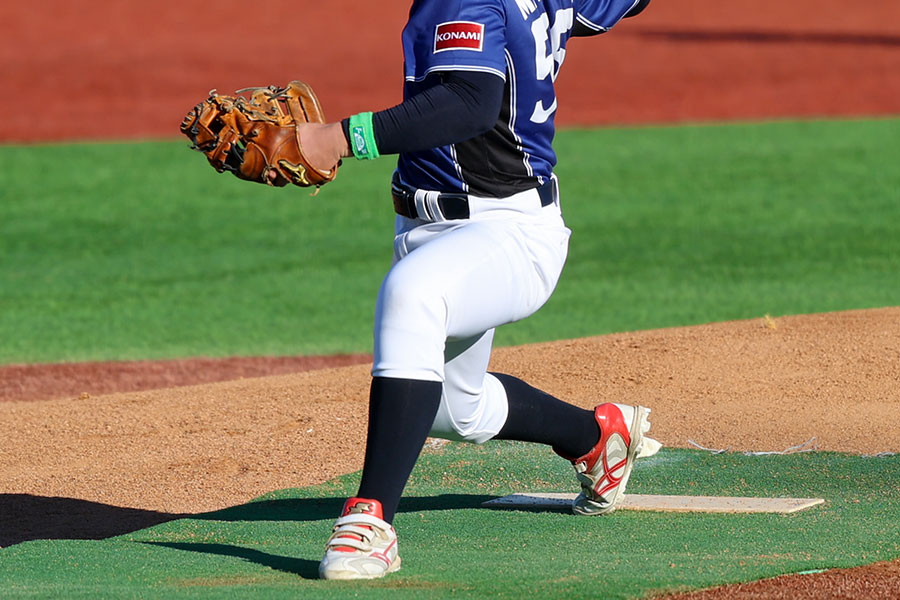 球速アップに直結する並進運動が速くなるドリルとは（写真はイメージ）