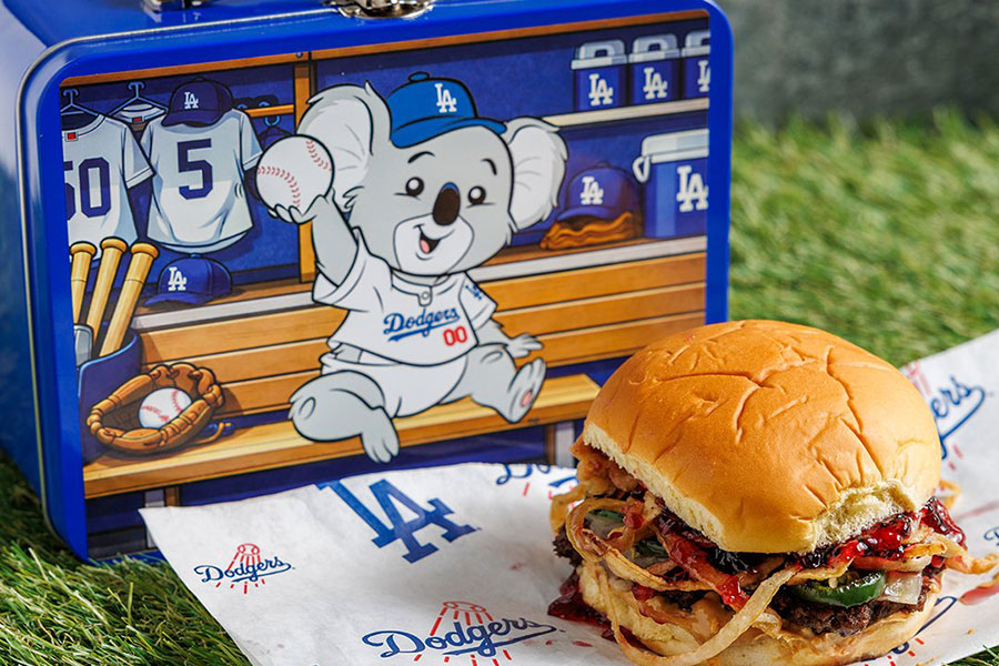 ドジャースタジアムで新たに発売される「ランチボックス・バーガー」【写真：MLB公式Xより】