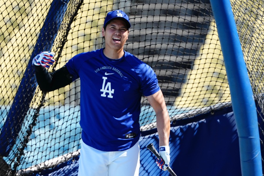 屋外でのフリー打撃を行ったドジャース・大谷翔平【写真：黒澤崇】