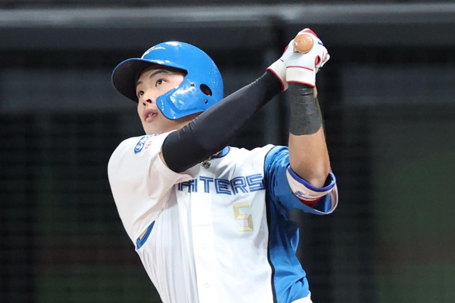 ロッテ戦で本塁打を放った日本ハム・野村佑希【写真提供：産経新聞社】