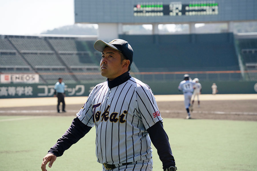 “軟式愛”が指導者への道を切り拓いた【写真:磯田健太郎】