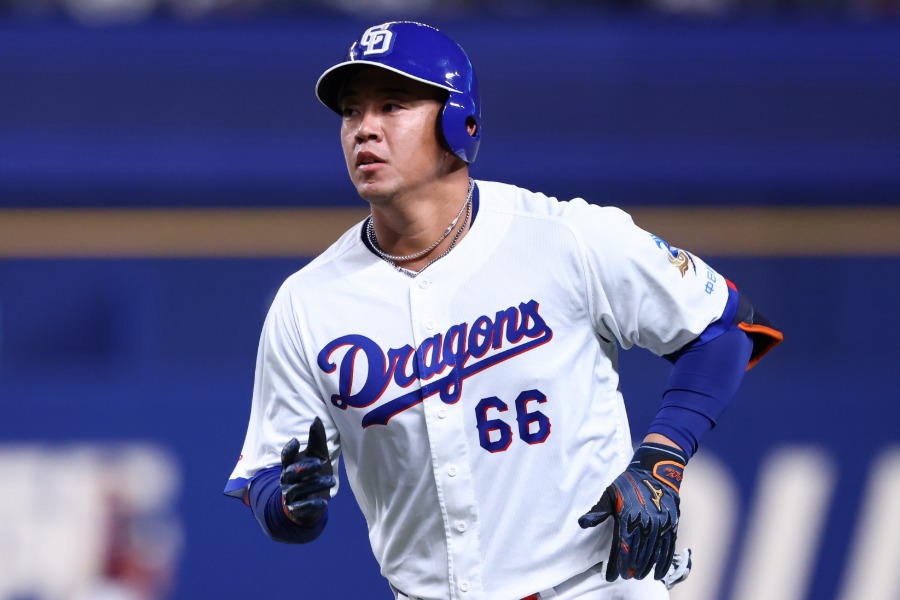 中日・鵜飼航丞【写真：加治屋友輝】