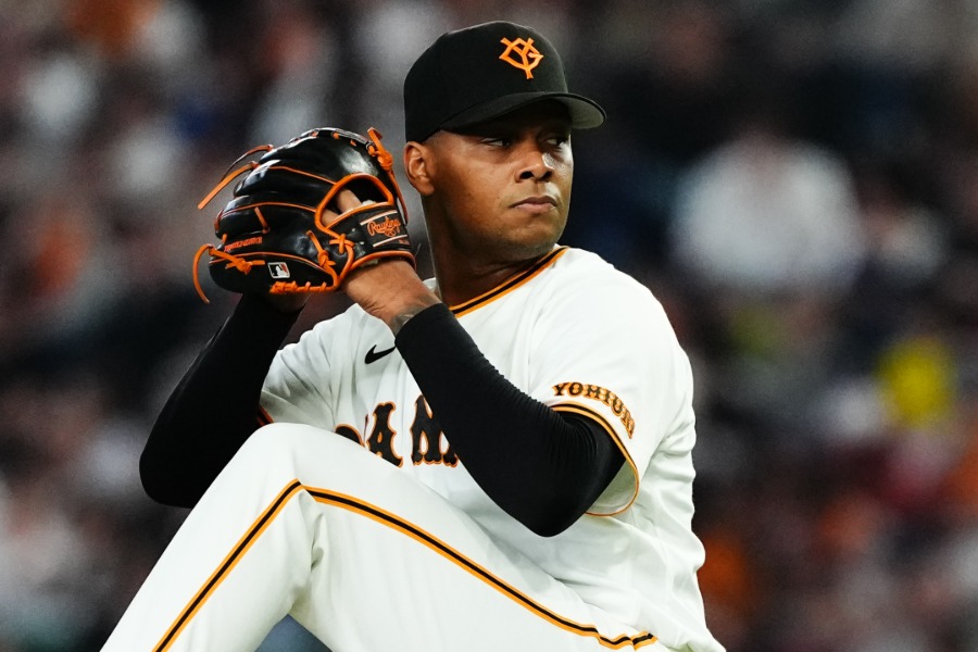 巨人のエルビス・ルシアーノ【写真：黒澤崇】