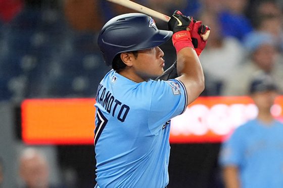 岡本和真、2試合ぶり10号　移籍1年目で2桁到達…逆方向弾に敵地騒然、35試合で驚愕ペース