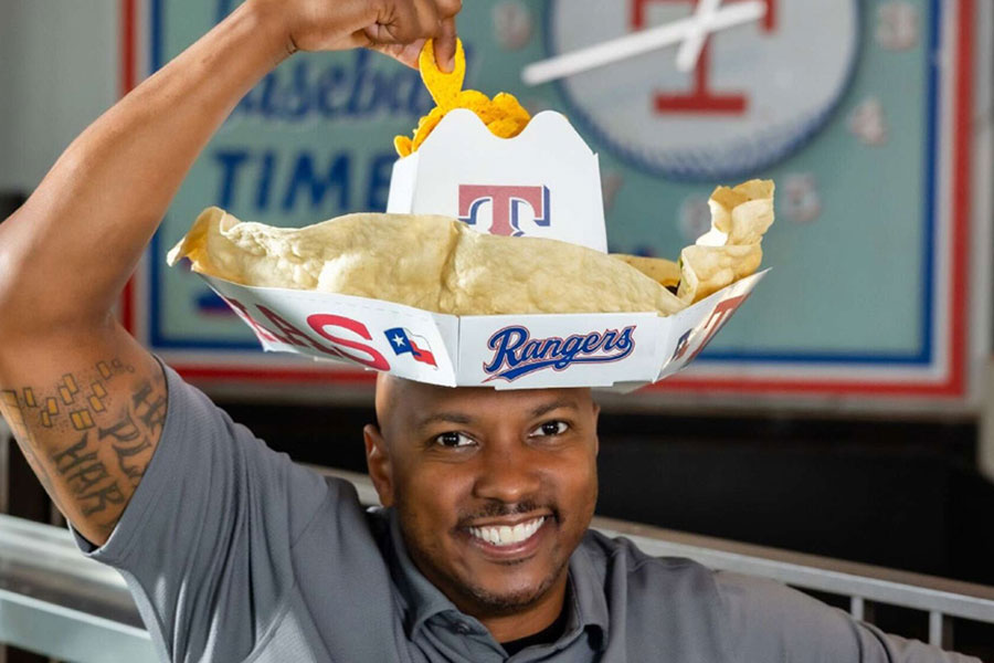 レンジャーズ本拠地で発売される「9th Inning Rally sombrero」【写真：MLB公式Xより】