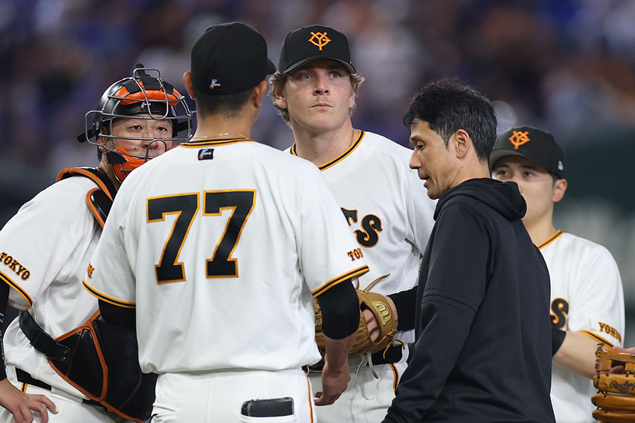 DeNA戦に登板した巨人のスペンサー・ハワード【写真：産経新聞社】