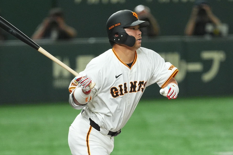 巨人・大城卓三【写真：小林靖】