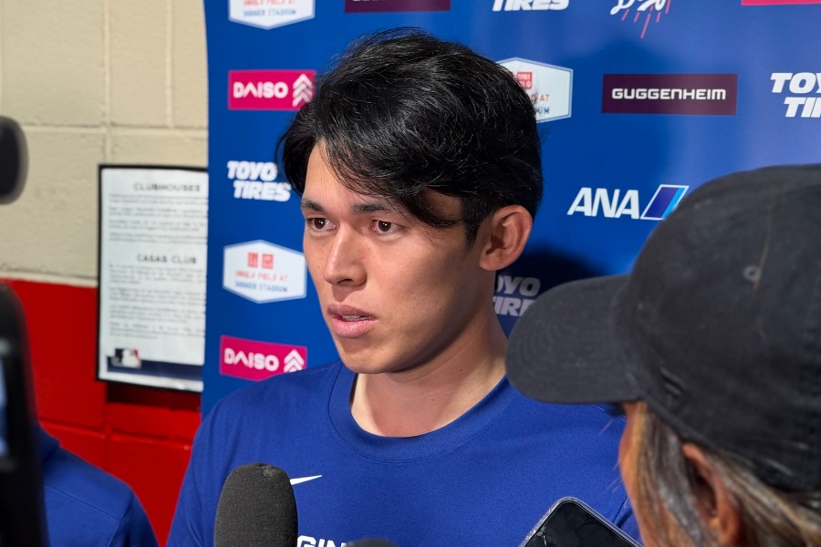 試合後に取材に応じたドジャース・佐々木朗希【写真:小谷真弥】
