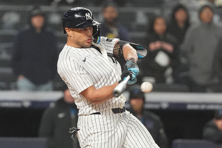 マーリンズ戦で安打を放ったヤンキースのジャンカルロ・スタントン【写真：ロイター】