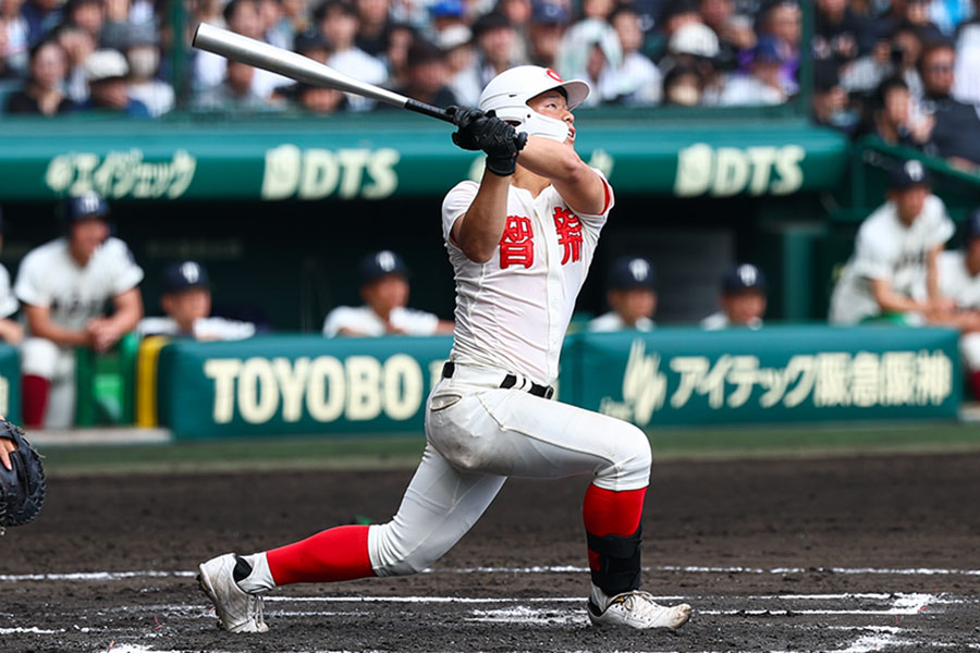 春の選抜で本塁打を放った智弁学園・逢坂悠誠【写真:加治屋友輝】