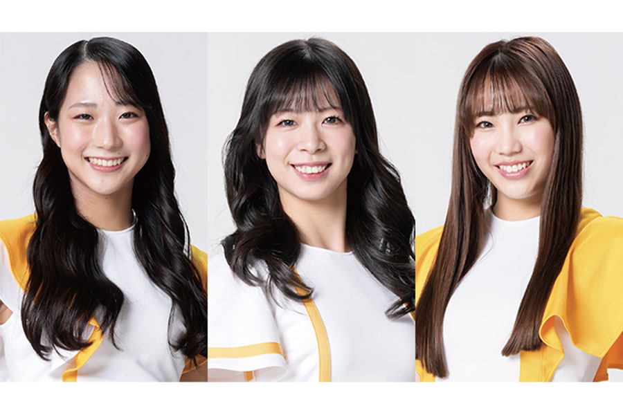 「ハニーズ」のmomokaさん、Rionaさん、RIRIさん（左から）【写真：球団提供】