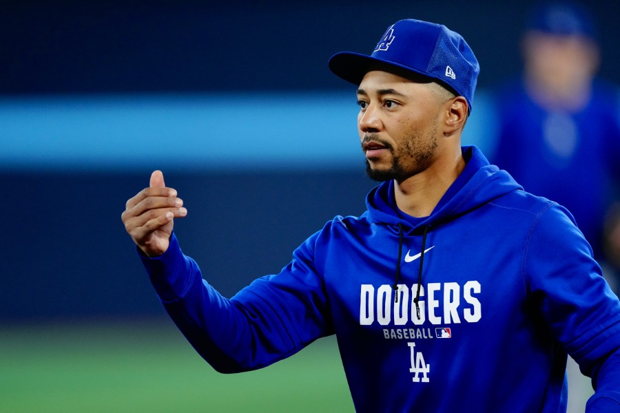 試合前の練習に臨んだドジャースのムーキー・ベッツ【写真:黒澤崇】