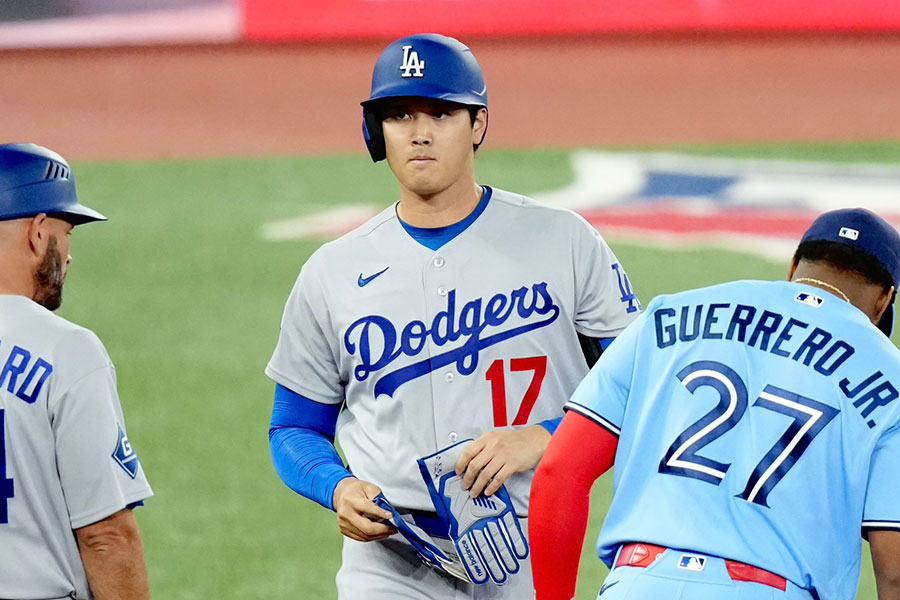 Bジェイズ戦の第1打席、四球で出塁したドジャース・大谷翔平【写真：黒澤崇】