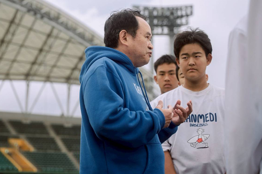メンタルコーチとしてベンチ入りした臼井博文氏【写真：チーム提供】