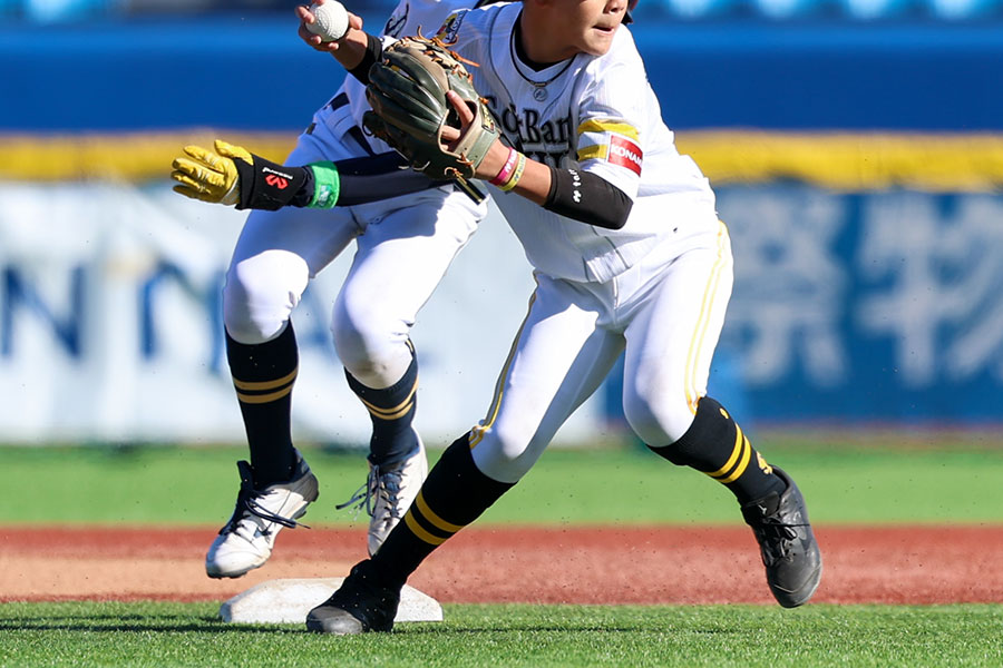 守備の動きがスムーズになる重心トレーニングとは（写真はイメージ）