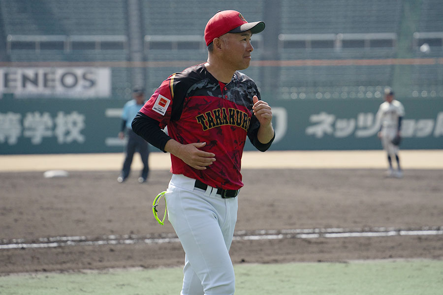 MIYAZAKI TAKAKURO・甲斐豪監督【写真：磯田健太郎】