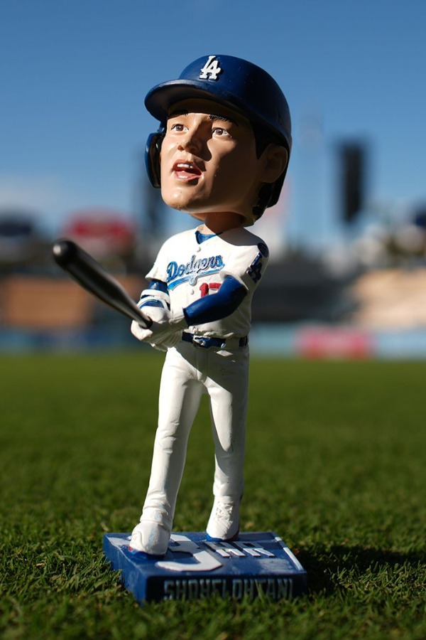 試合前に配布された大谷のボブルヘッド【画像：MLBの公式Xからスクリーンショット】