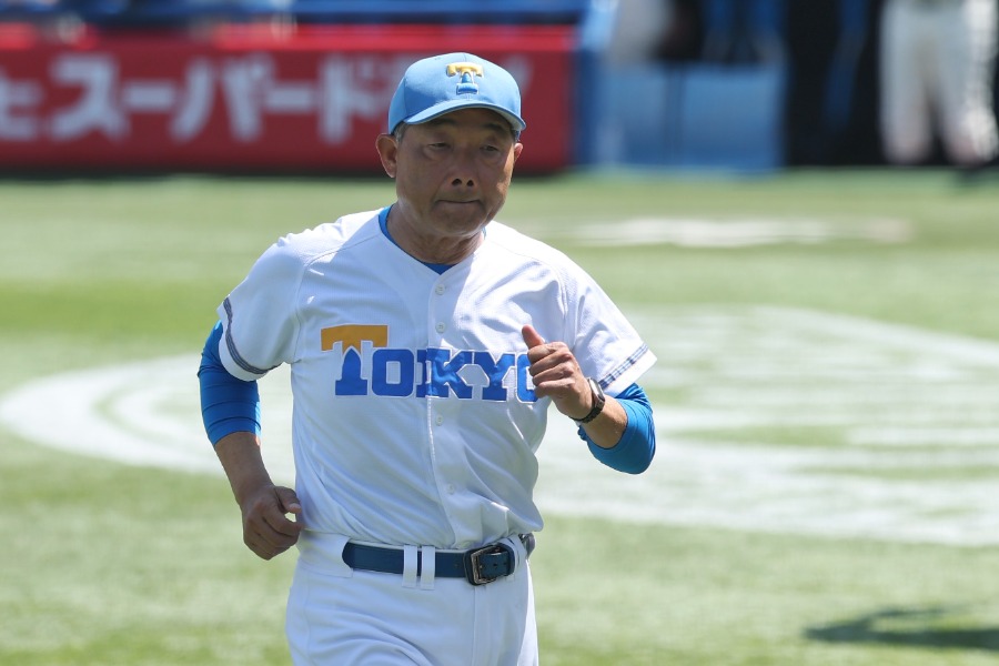 東大・大久保裕監督【写真：加治屋友輝】