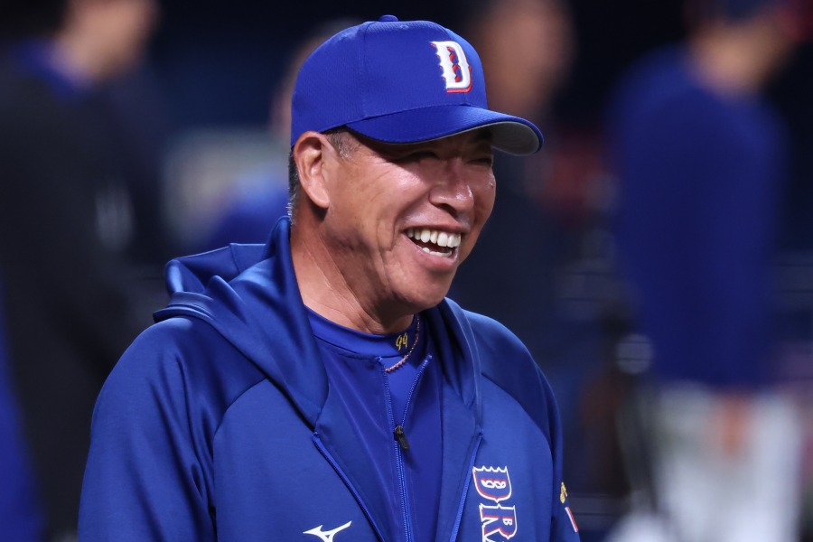 中日・井上一樹監督【写真：加治屋友輝】