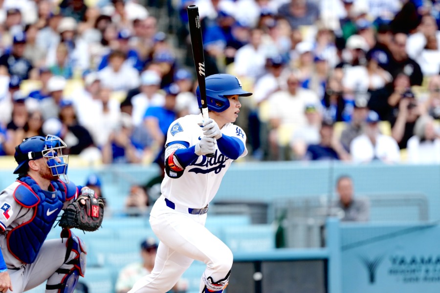 レンジャーズ戦に出場したドジャースのキム・ヘソン【写真：黒澤崇】