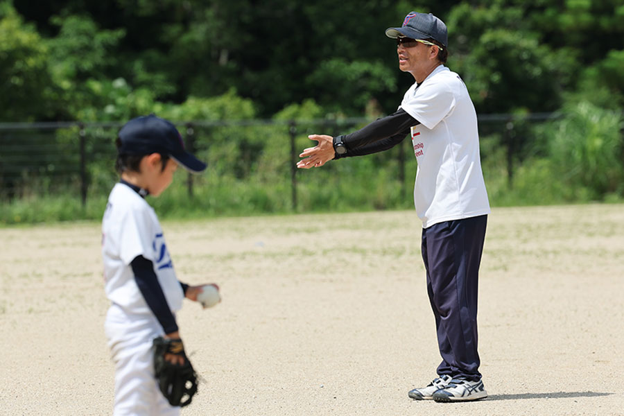 低学年の指導では大声が必要になる理由とは(写真はイメージ)