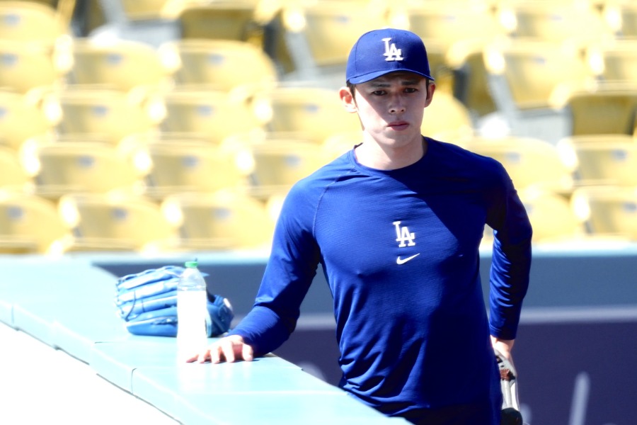 試合前の練習に臨んだドジャース・佐々木朗希【写真：黒澤崇】