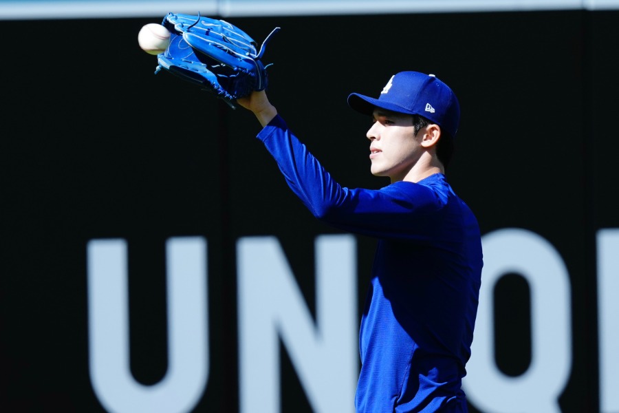 試合前の練習に臨んだドジャース・佐々木朗希【写真:黒澤崇】