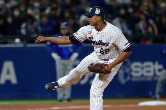 首位ヤクルトに現れた「神助っ人」　ごり押し“12/13”で防御率0.00…X仰天「なんだこれ」