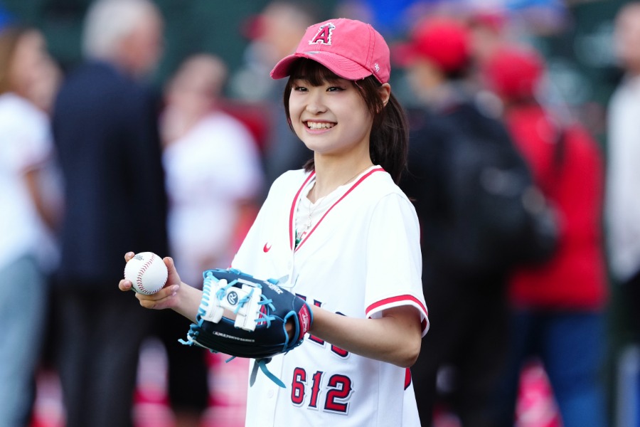 始球式に登場した島田麻央【写真：黒澤崇】