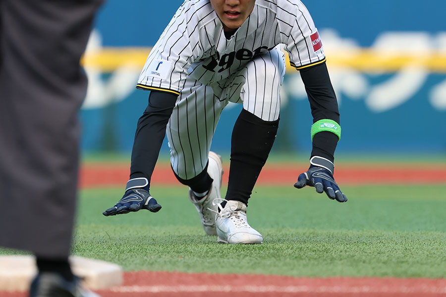 素早い帰塁ができるようになる「上に蹴る動作」とは（写真はイメージ）